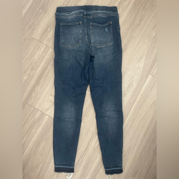 Spanx blue medium wash denim high waisted distressed skinny jeans - Picture 2 of 4